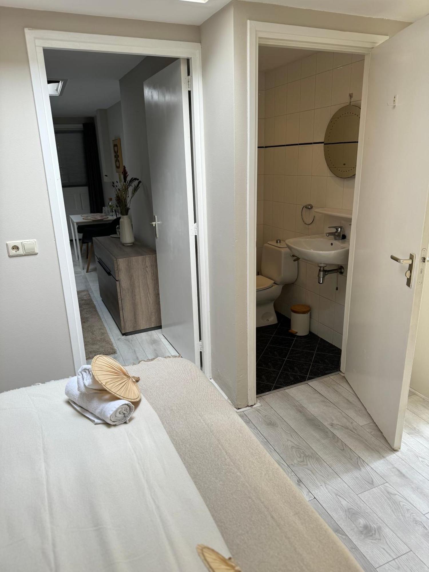 High Street Apartments ซานด์โวร์ต ภายนอก รูปภาพ
