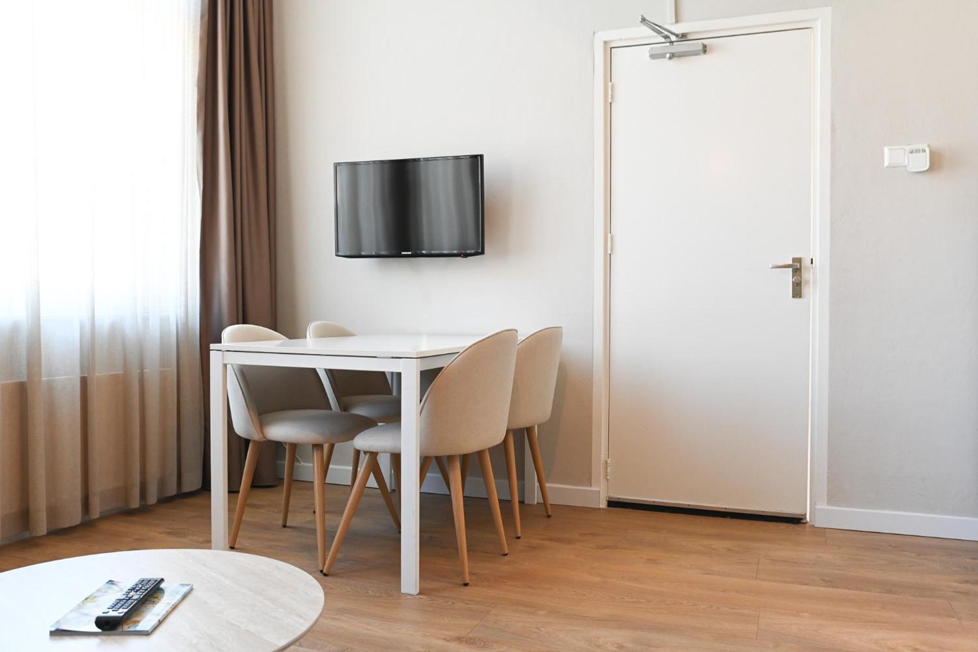 High Street Apartments ซานด์โวร์ต ภายนอก รูปภาพ